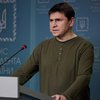 "Відповідь росії на будь-які мирні саміти": Михайло Подоляк відреагував на нічні обстріли
