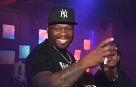 Репер 50 Cent розбив голову шанувальниці мікрофоном (фото, відео)