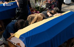 У Полтаві попрощалися із загиблими на Донеччині пілотами