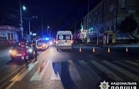 У Немирові паломник-хасид на автомобілі на смерть збив дівчину (фото, відео)