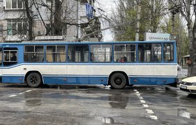 Окупанти обстріляли тролейбус у Херсоні