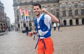 Нідерландський марафонець 43 дні біжить із Амстердама до Києва для збору допомоги ЗСУ (відео)