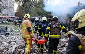 Згоріла СТО, семеро постраждалих: у КМВА розповіли подробиці нічної атаки на столицю (відео)