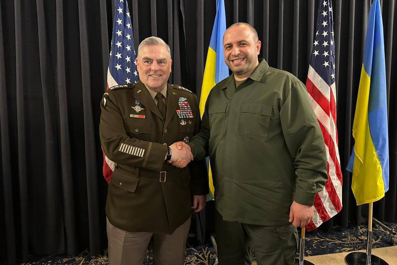 Уряд призначив трьох нових заступників міністра оборони Рустема Умєрова. Про це повідомив представник Кабміну у Верховній Раді Тарас Мельничук