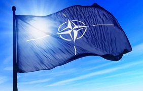 НАТО буде виробляти більше зброї для України та поповнення своїх запасів
