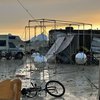 Тисячі учасників фестивалю Burning Man заблоковані в пустелі через дощі (фото, відео)