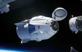 Човник Crew Dragon з чотирма астронавтами повернувся з МКС на Землю