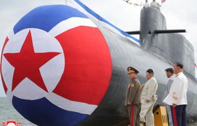 У КНДР спустили на воду субмарину з тактичною ядерною зброєю (фото)