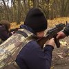 Вчать користуватися зброєю: як проходять тренінги із самозахисту для жінок