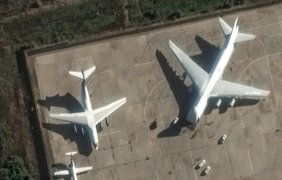 Росіяни літаками вивозять військову техніку з Сирії - Reuters