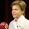Главу МЗС Латвії обурив водій таксі з України, який говорив до неї російською
