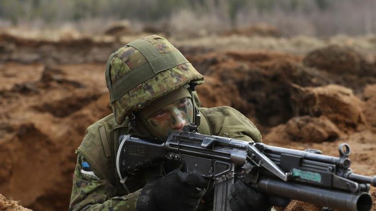 Військовослужбовець