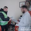 У Києві у лікаря та посадовця ТЦК, які "відмазували" ухилянтів, вилучили 5 млн грн (відео)