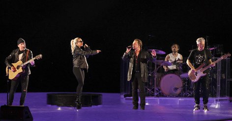 Соліст U2 Боно на концерті в Лас-Вегасі закликав "дати українцям те, що їм потрібно" (відео)