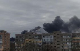 У Макіївці вранці пролунали вибухи, повідомляють про "приліт" по нафтобазі росіян
