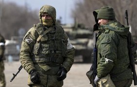 Росіяни агітують українців в окупації укладати контракт з армією рф