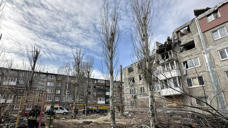 Наслідки обстрілу Мирнограда 13 березня 2024 року. Фото: Андрій Резніков/Суспільне Донбас
