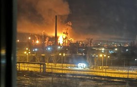 У першу чергу росіяни знищили українські НПЗ: експерт прокоментував "бавовну" на російських нафтових заводах (відео)