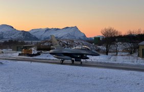 Норвегія передасть Україні 22 винищувачі F-16 - Nettavisen