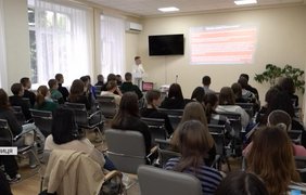 Розвінчують радянські міфи: вінницькі студенти провели лекції з історії України