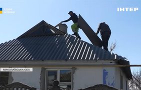 На Миколаївщині волонтери "Добробату" відновлюють будинки після обстрілів рф