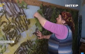 Волонтерський десант: жителі Миколаївщини плетуть маскувальні сітки