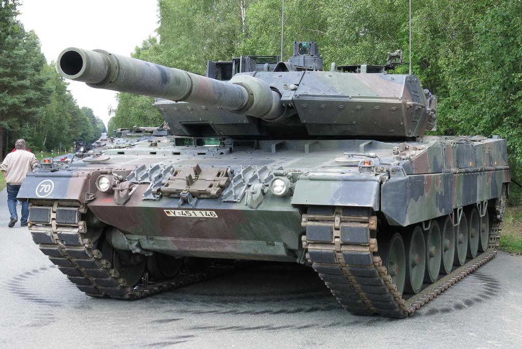 Міністерка оборони Іспанії Маргарита Роблес 20 травня оголосила про відправлення в Україну другої партії танків Leopard та іншої військової допомоги