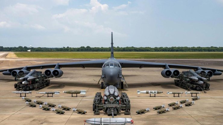 Бомбардувальник B-52