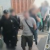 У метро Києва чоловік з ножем напав на пасажира
