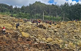 Через зсув ґрунту в Папуа-Новій Гвінеї загинули понад 300 людей (фото)