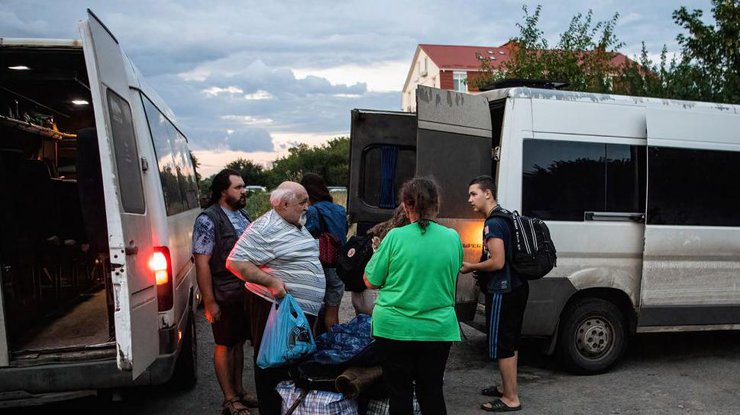 Евакуація людей із Харківської області