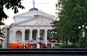Чернігівський драмтеатр закривається через мобілізацію співробітників