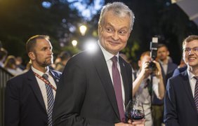 Науседа з великим відривом виграв вибори президента Литви