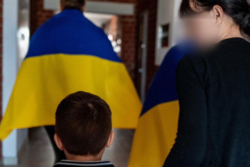 П'ять дітей-сиріт, яких спершу утримували росіяни на окупованій території і потім вивезли до росії, повернули до України