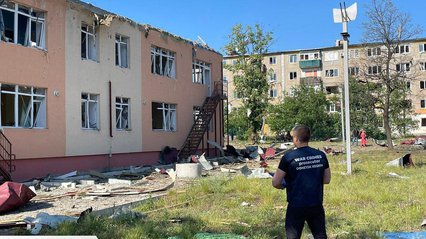 Ворог скинули авіабомби на дитсадок у Мирнограді: п'ятеро поранених (фото, відео)