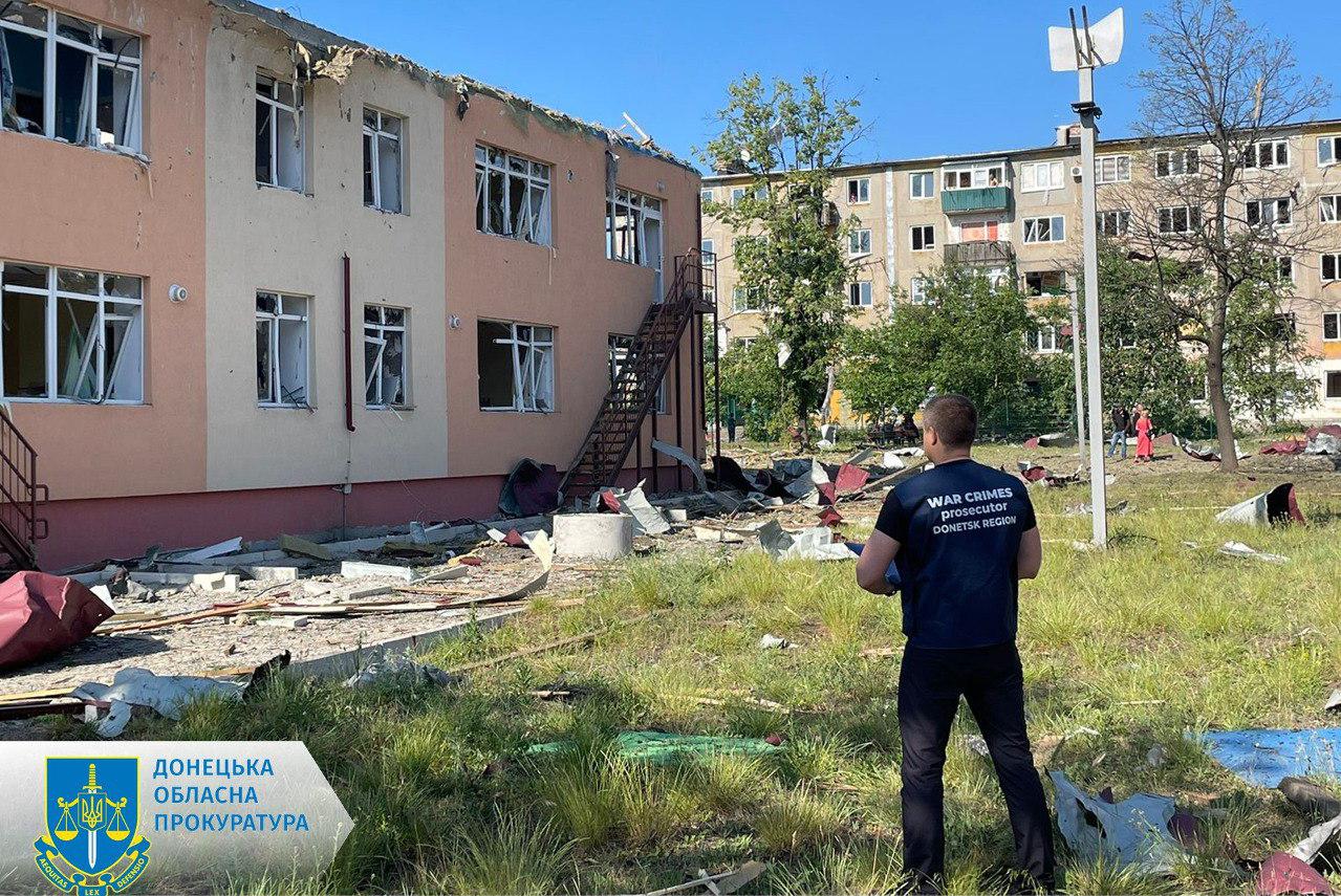 Російські війська скинули авіабомби на дитячий садок у Мирнограді Донецької області. Поранення отримали п'ятеро людей