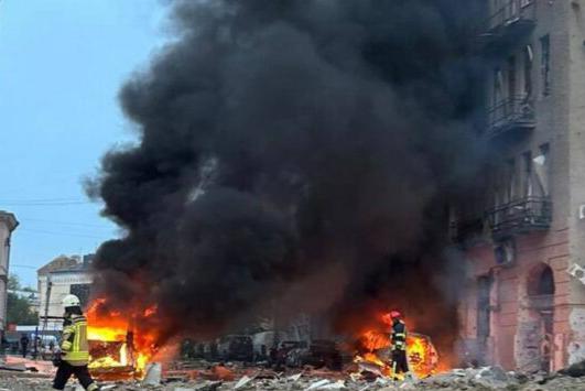 У понеділок, 10 червня, окупанти вдарили керованою авіаційною бомбою по Харкову