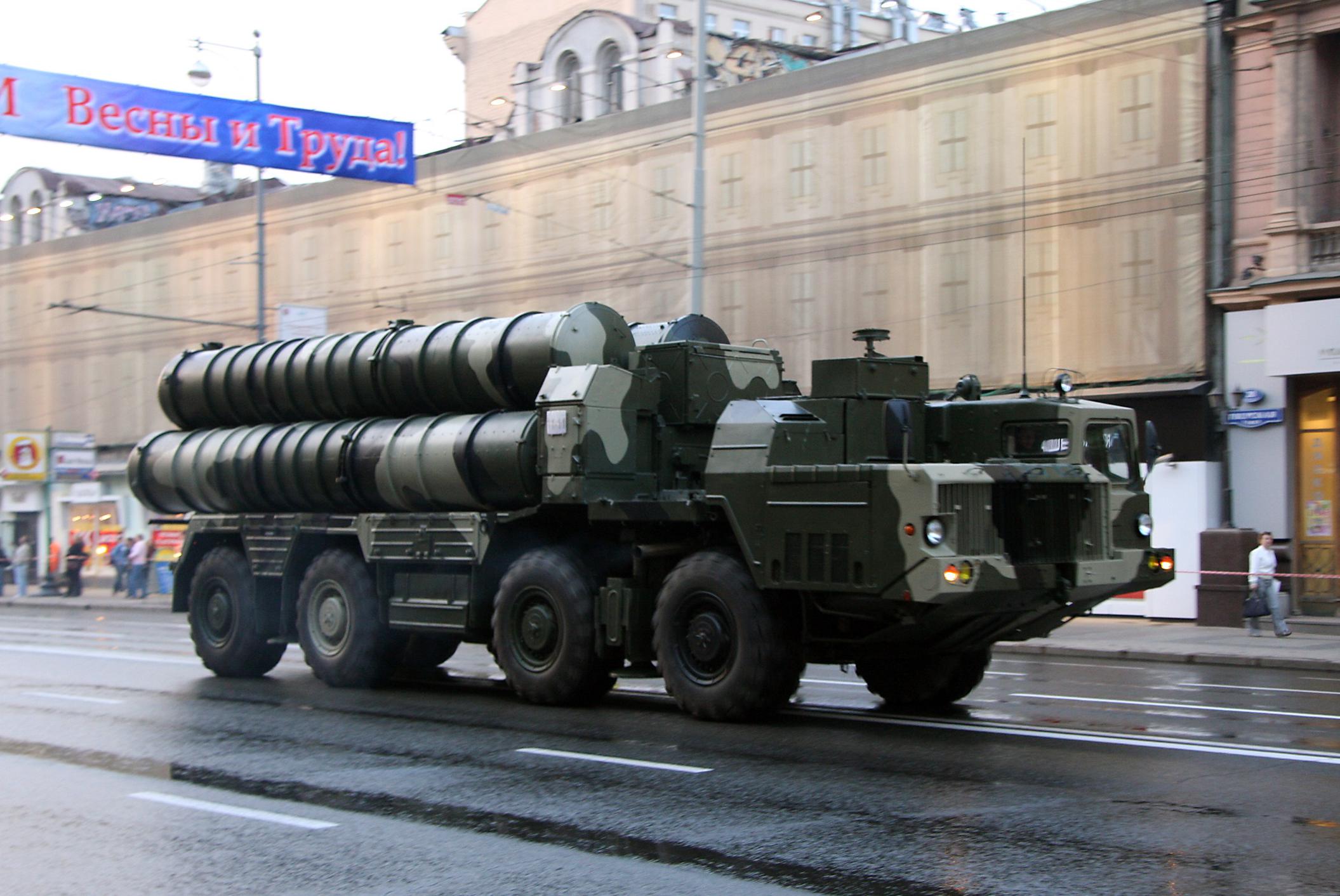 Українські сили оборони вночі проти понеділка, 10 червня, вразили російські зенітні ракетні комплекси С-300 та С-400 в тимчасово окупованому Криму