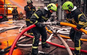 У Київській області ліквідували пожежу на підприємстві, яку тушили 3 дні після атаки рф