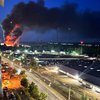 У Києві на Троєщині палають склади (відео)