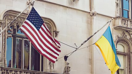 Чоловіки з подвійним громадянством більше не зможуть виїжджати з країни - Посольство США в Україні