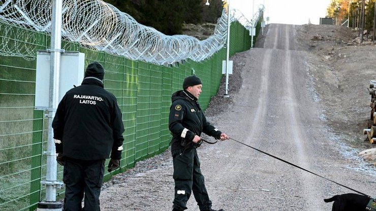 Фото: прикордонники Фінляндії фіксують "повітряні об'єкти" на кордоні з росією