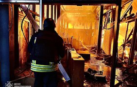 Атака "Шахедів": на Хмельниччині виникла пожежа на обʼєкті інфраструктури 