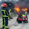 Залучили робота і пожежний потяг: на Київщині гасять пожежу, яка виникла внаслідок атаки рф