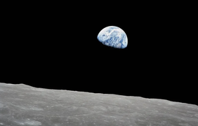 Він уперше облетів Місяць: у США в авіакатастрофі загинув астронавт (відео)