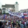 Штурм кордону, провокації та хакерські атаки: яка ситуація в Польщі