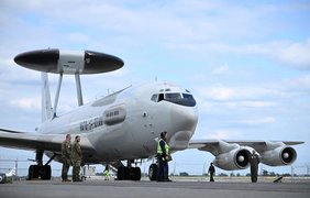 НАТО ділиться з Україною інформацією, зібраною літаками з AWACS