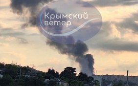 У Севастополі пролунали потужні вибухи, над містом здіймається чорний дим (відео)