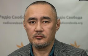 Не вижив після замаху: помер опозиційний казахський журналіст Айдос Садиков