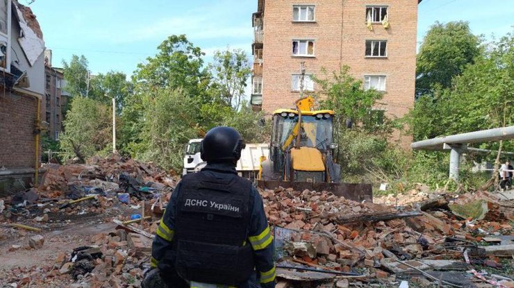 Фото: Руйнування в Харкові внаслідок атаки в ніч проти 31 травня / Фото: Олег Синєгубов
